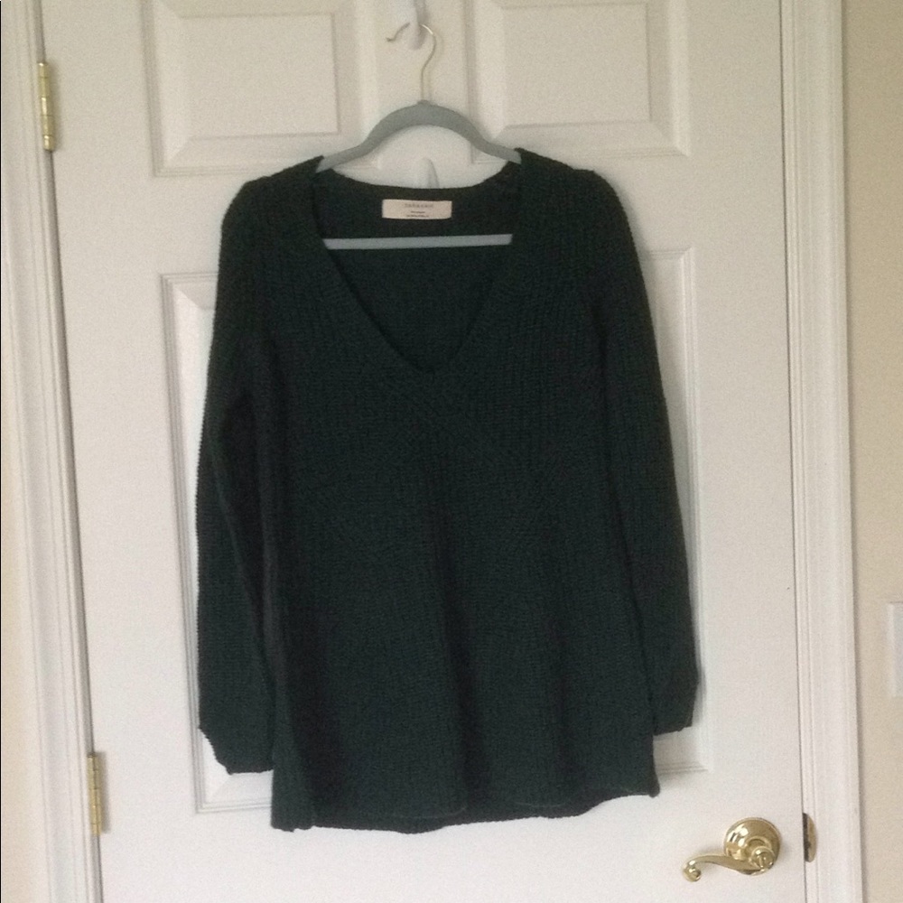 Zara: Dark Green V-Neck Cable Knit Sweater